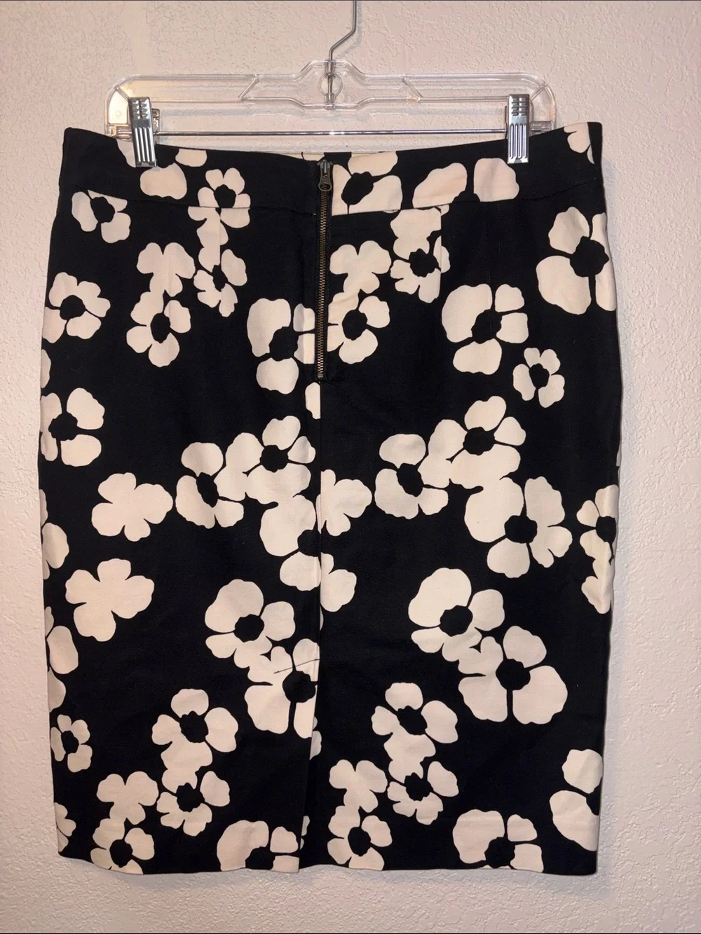 LOFT Black Flower print skirt size 8